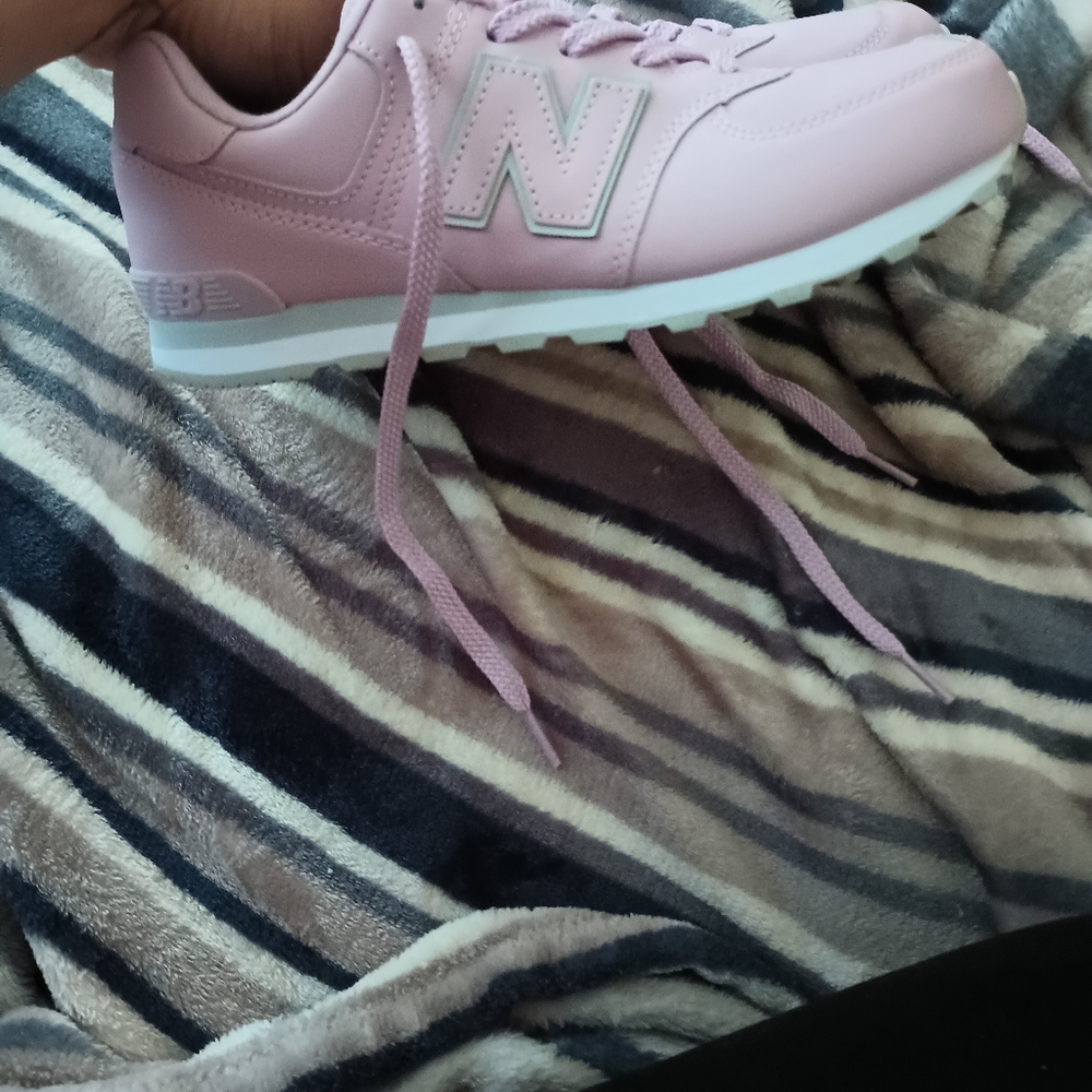 Wore once new balance in box